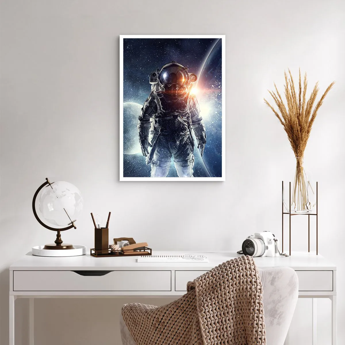 Affiche - Poster - Astronaute dans l'espace avec des planètes et des étoiles en arrière-plan - 50x70cm - Aventure spatiale - Décoration murale moderne pour le salon et la chambre ARTTOR