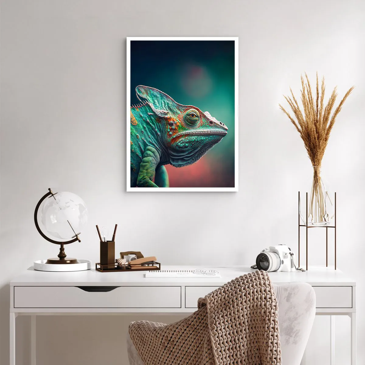 Poster - Ein farbenfrohes Chamäleon auf auffälligem Hintergrund - 50x70cm - Siehst du mich? Nicht gut… - Moderne Wanddekoration für Wohnzimmer und Schlafzimmer ARTTOR