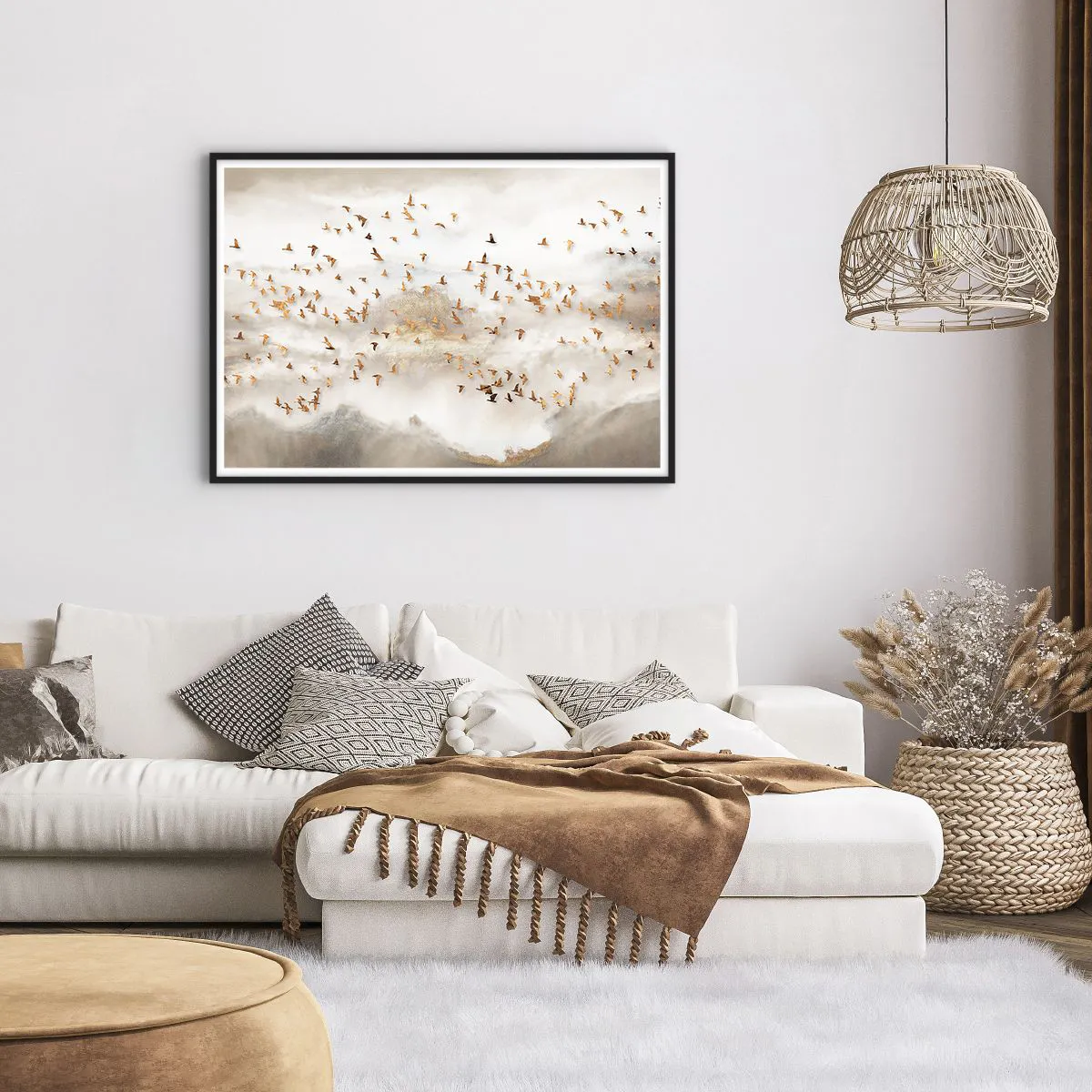 Affiche dans un cadre noir - Poster - Oiseaux dorés contre les montagnes brumeuses - 100x70cm - Il est l'heure… - Décoration murale moderne pour le salon et la chambre ARTTOR