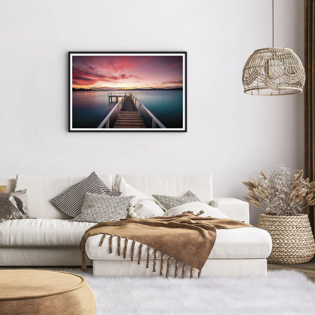 Poster in einem schwarzem Rahmen - Die sanfte Flamme des Abends - 91x61 cm