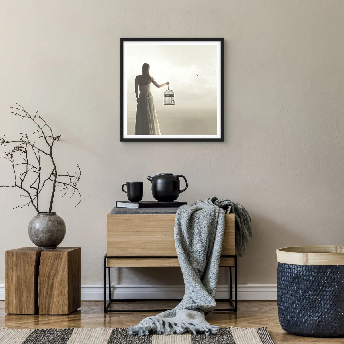 Plakat i sort ramme - Vær fri - 50x50 cm