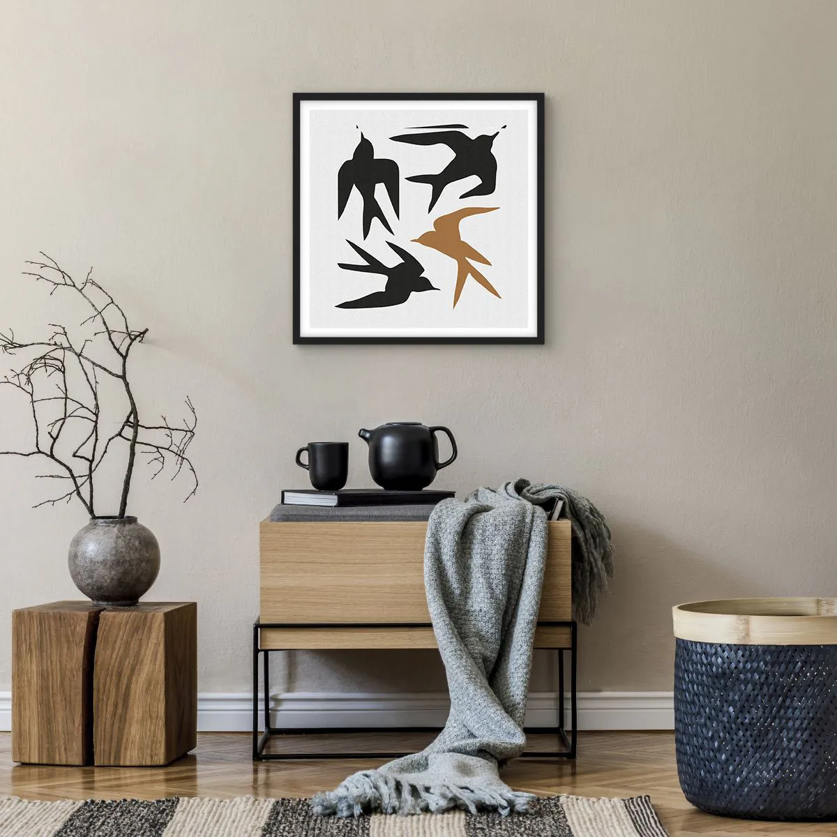 Poster in einem schwarzem Rahmen - Schwalbenspaß - 50x50 cm