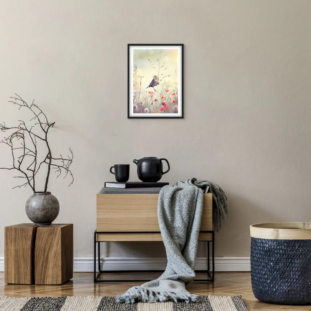 Poster in een zwarte lijst - Vogelportret met een weiland op de achtergrond - 30x40 cm