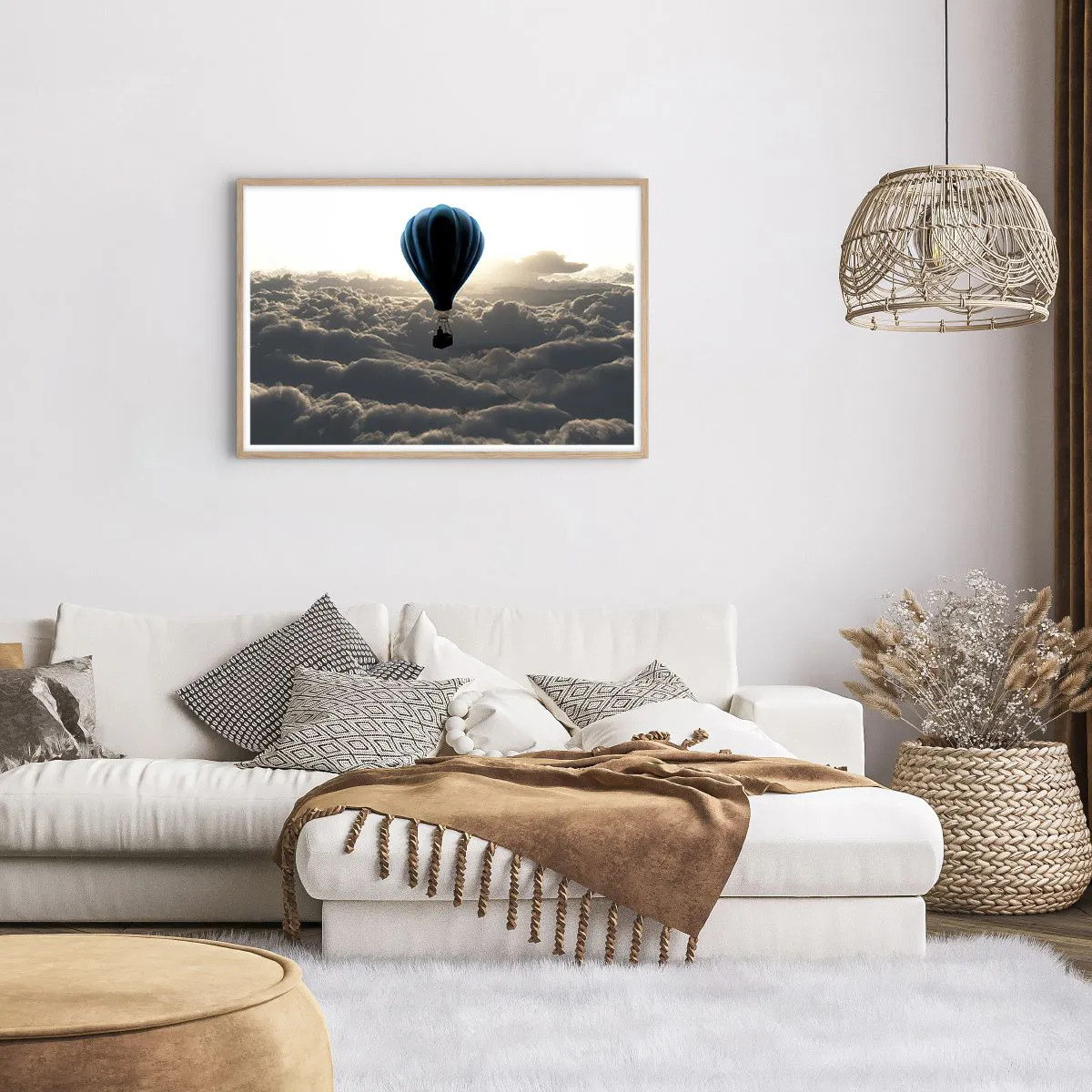 Affiche dans un chêne clair - Poster - Un vagabond au dessus des nuages - 91x61 cm