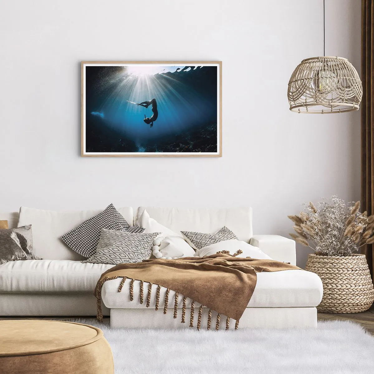 Plakat i ramme af lyst egetræ - Undervandsdans - 91x61 cm