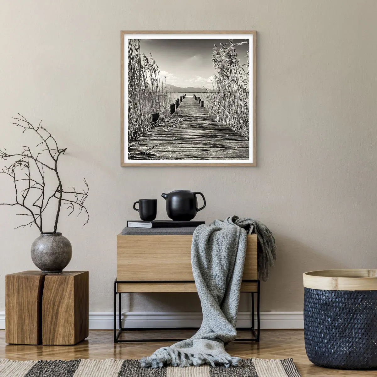 Plakat i ramme af lyst egetræ - I græssernes fred - 60x60 cm