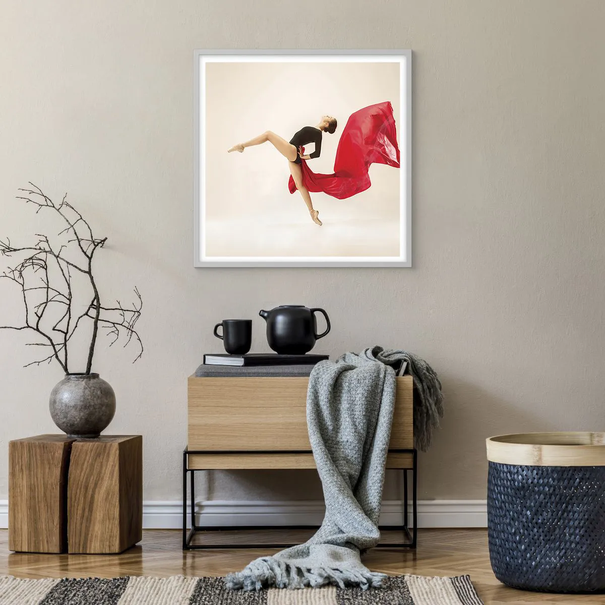 Affisch i vit ram - Röd och svart - 60x60 cm