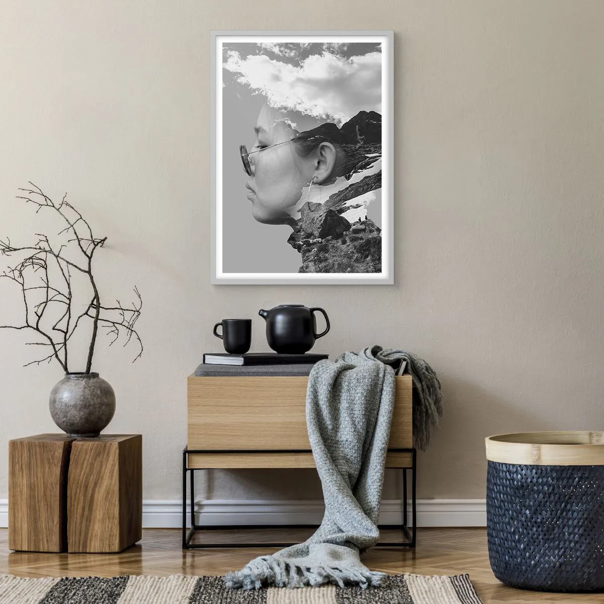 Plakat w białej ramie - Portret górny i chmurny - 50x70 cm