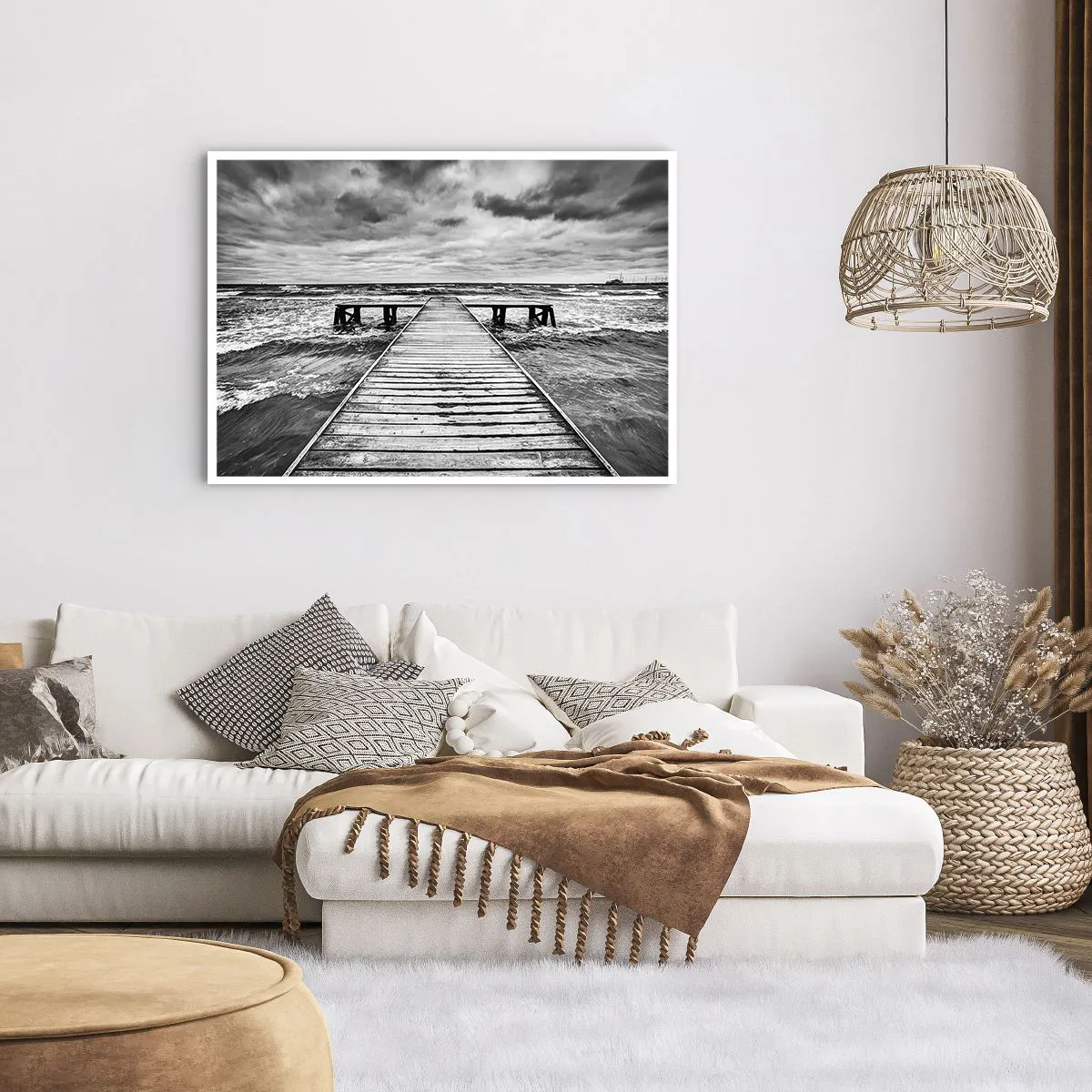 Poster - Eine Schwarz-Weiß-Ansicht eines Holzstegs über einer stürmischen See. - 100x70cm - Ich warte darauf, dass der Wind wegjagt... - Moderne Wanddekoration für Wohnzimmer und Schlafzimmer ARTTOR