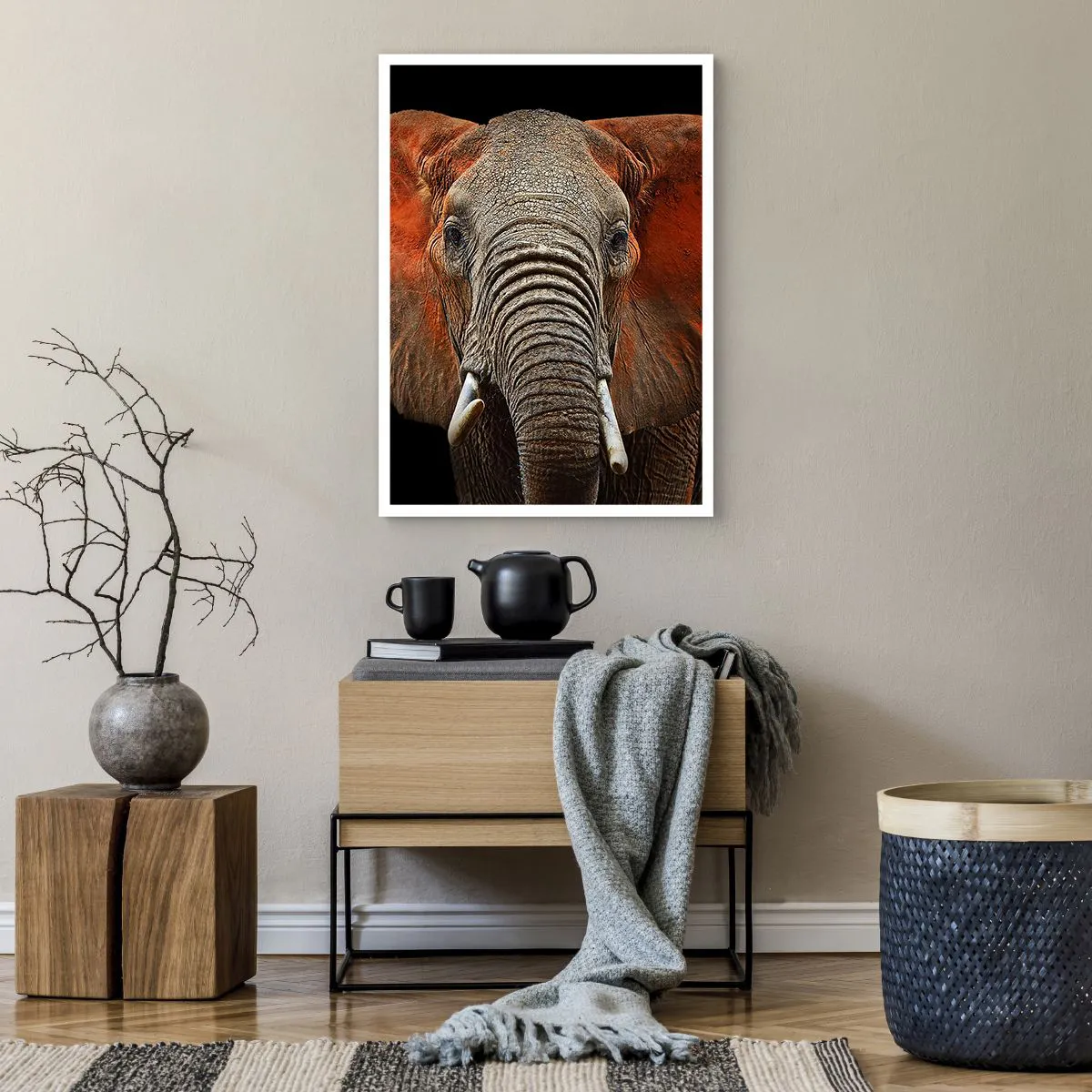 Póster - Retrato de un majestuoso elefante sobre un fondo negro - 50x70cm - Soy salvaje, ¿y tú? - Decoración de pared moderna para salón y dormitorio ARTTOR