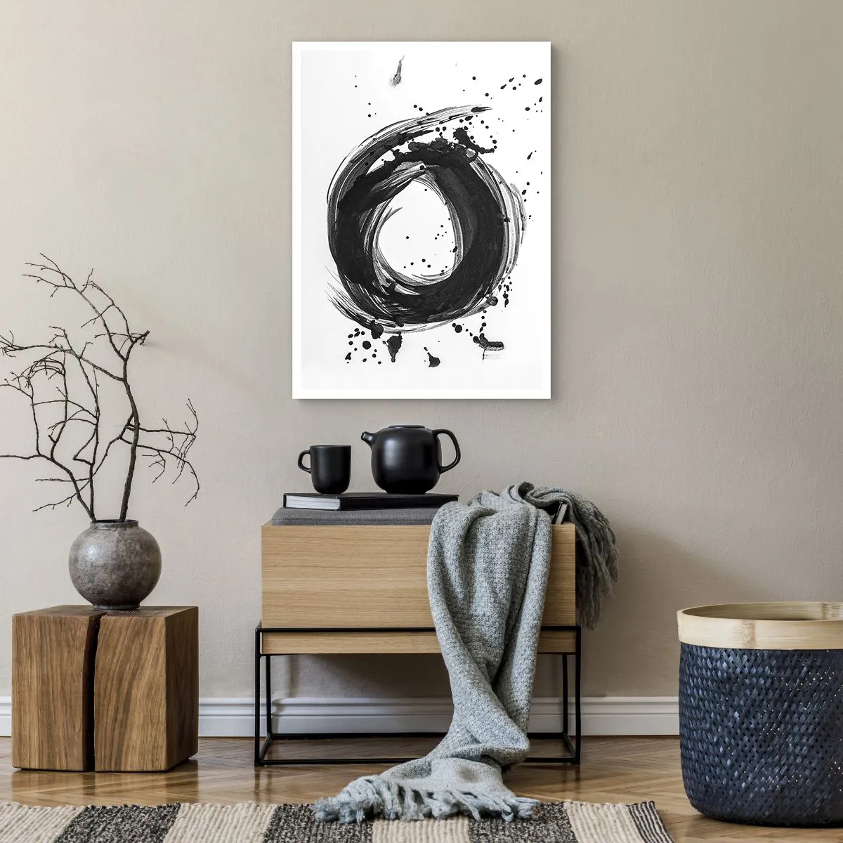 Póster - Círculo abstracto en blanco y negro con manchas dinámicas. - 50x70cm - El torbellino de la creación - Decoración de pared moderna para salón y dormitorio ARTTOR