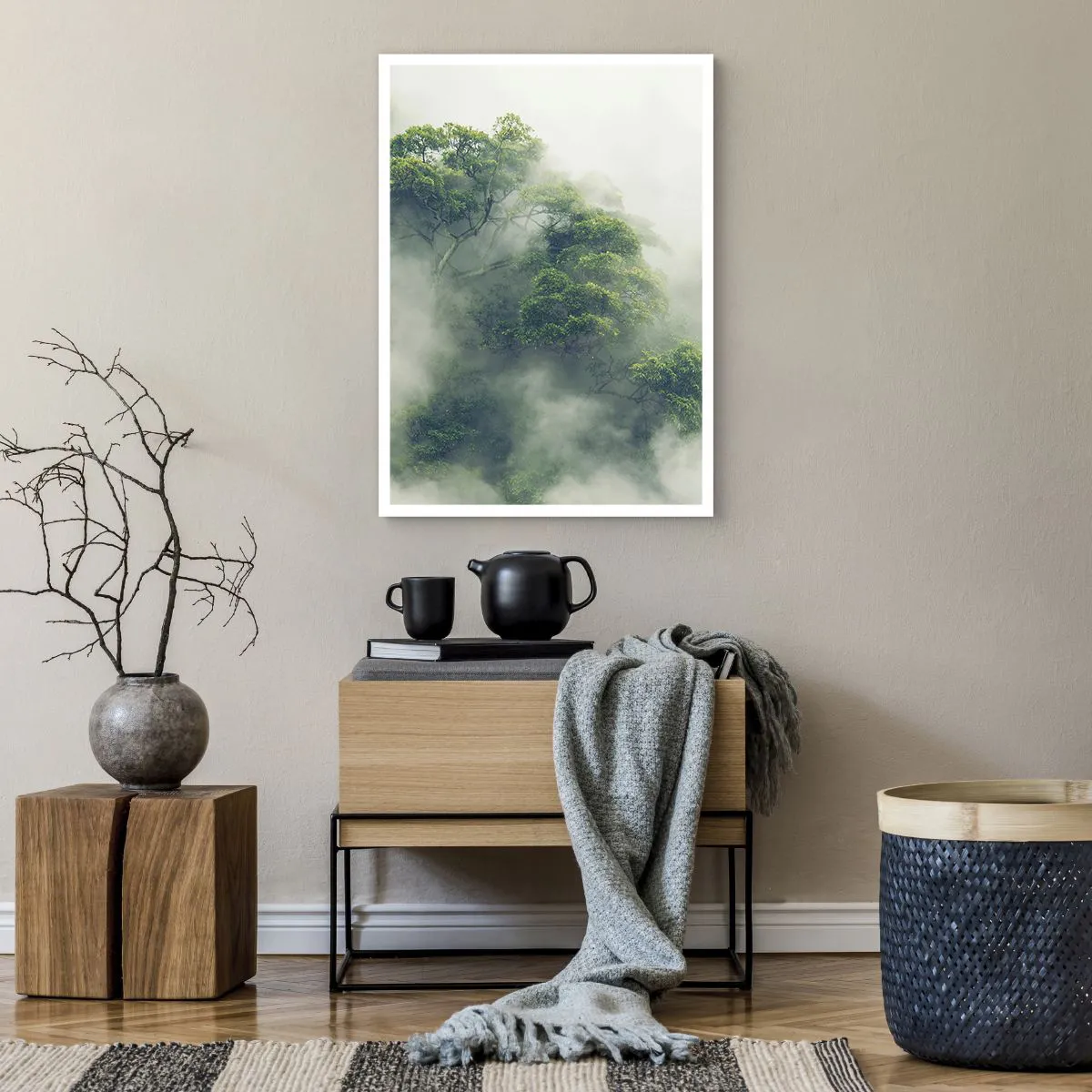 Poster - Cime verdi degli alberi nascoste nella fitta e misteriosa nebbia - 50x70cm - Avvolti dalla nebbia - Decorazione murale moderna per soggiorno e camera da letto ARTTOR
